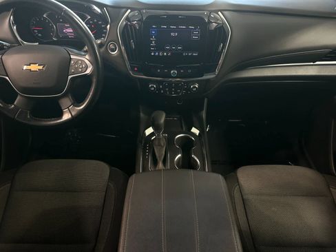 Used 2022 Chevrolet Traverse LT image 4