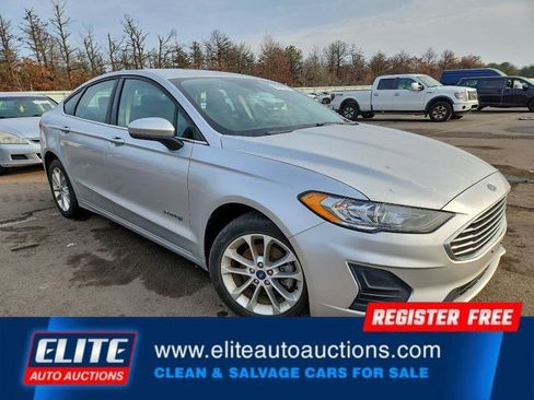 Used 2019 Ford Fusion SE image 7
