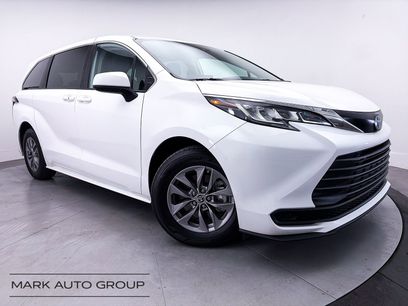 Used 2022 Toyota Sienna LE