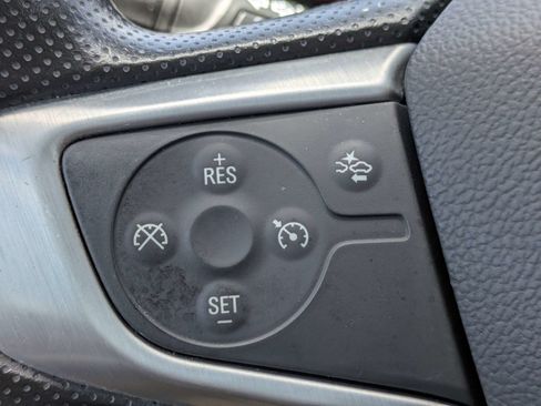 Used 2024 GMC Terrain SLE FWD image 29
