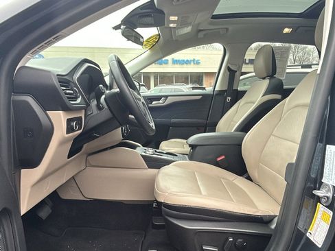 Used 2022 Ford Escape SEL AWD/4WD image 32