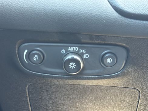 Used 2023 Buick Encore GX Essence w/ Experience Buick Package AWD/4WD image 25