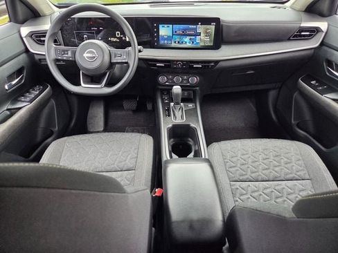 Used 2025 Nissan Kicks SV FWD image 12