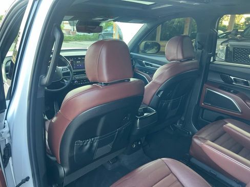 Certified 2024 Kia Telluride SX Prestige w/ Towing Package AWD/4WD image 10