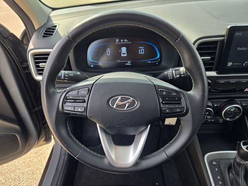 Certified 2023 Hyundai Venue SEL FWD image 39