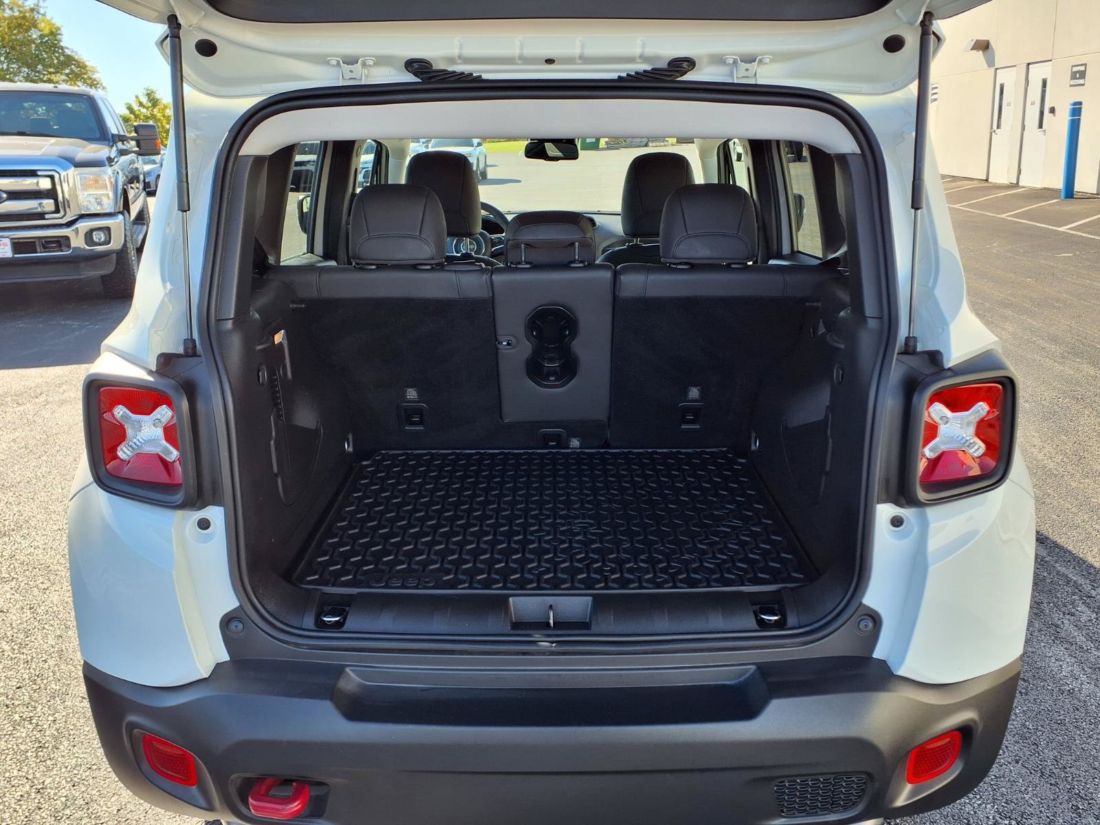 Used 2021 Jeep Renegade Trailhawk AWD/4WD image 10