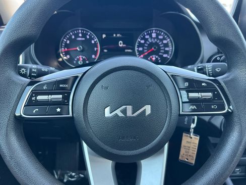 Used 2023 Kia Forte LXS w/ LXS Technology Package image 21