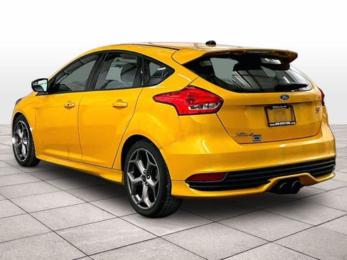 Used 2016 Ford Focus ST FWD image 10