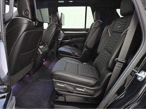 Used 2025 Cadillac Escalade Sport Platinum AWD/4WD image 9