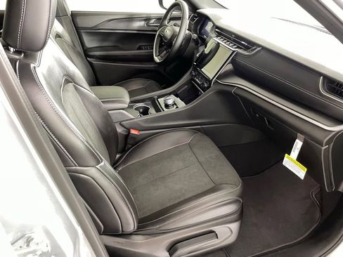 New 2025 Jeep Grand Cherokee L Laredo AWD/4WD image 45