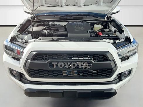 Used 2022 Toyota Tacoma TRD Off-Road w/ Technology Package AWD/4WD image 29