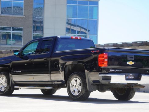 Used 2018 Chevrolet Silverado 1500 LT AWD/4WD image 12