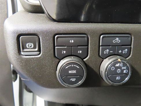 Used 2025 Chevrolet Silverado 2500 LT AWD/4WD image 17