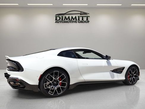 Used 2025 Aston Martin Vanquish RWD image 5