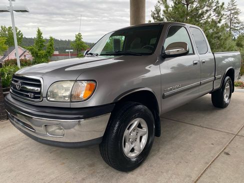 Used 2002 Toyota Tundra SR5 RWD image 2