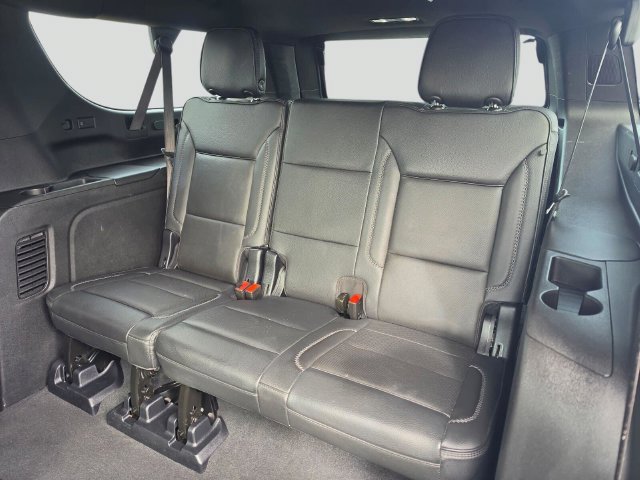 Used 2025 GMC Yukon XL Denali AWD/4WD image 18