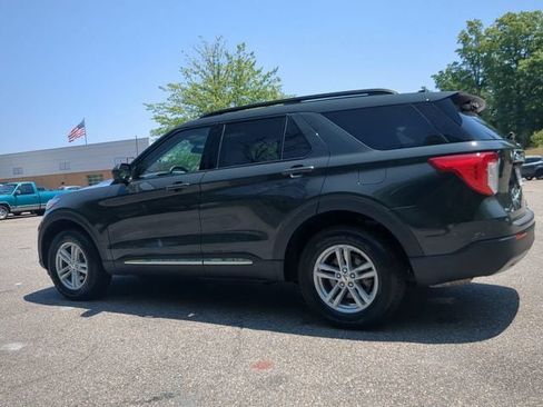 Used 2023 Ford Explorer XLT w/ Equipment Group 202A AWD/4WD image 6