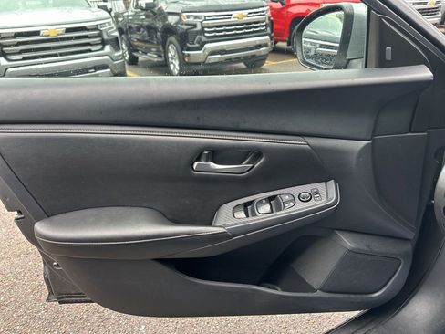 Used 2024 Nissan Sentra SV image 29