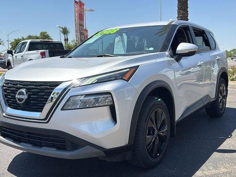 Used 2022 Nissan Rogue SV FWD image 4