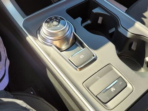 Used 2024 Ford Edge SE image 21