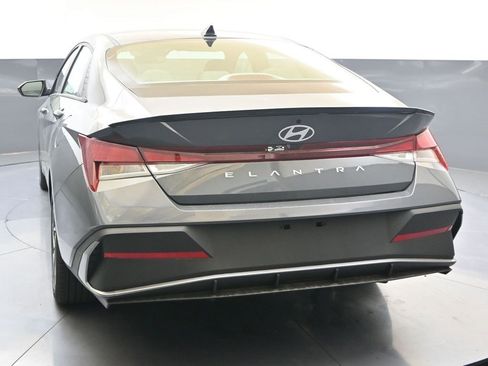 New 2025 Hyundai Elantra Sport image 4