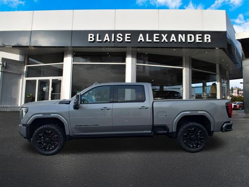 Used 2026 GMC Sierra 2500 Denali Ultimate AWD/4WD image 8