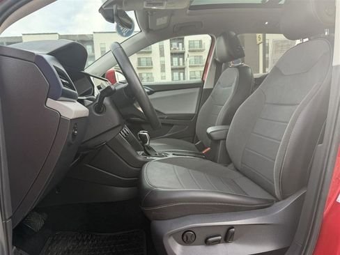 Used 2022 Volkswagen Taos SE image 18