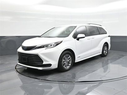 Used 2021 Toyota Sienna LE