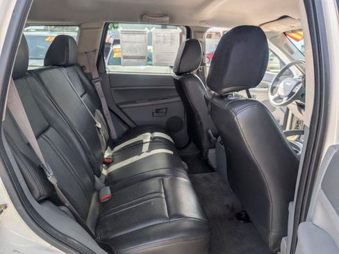 Used 2007 Jeep Grand Cherokee Laredo RWD image 12