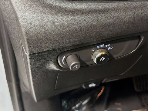 Used 2024 Buick Encore GX Preferred FWD image 12