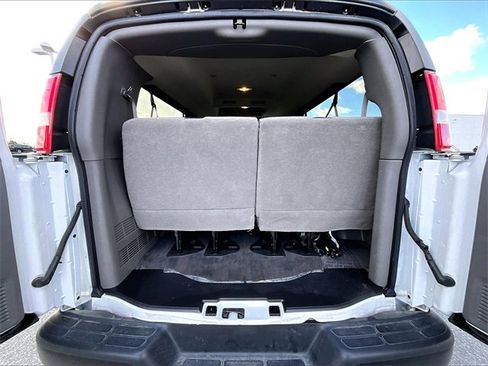 Used 2025 Chevrolet Express 3500 LS image 21