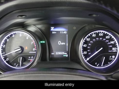 Used 2021 Toyota Camry SE w/ Convenience Package FWD image 11