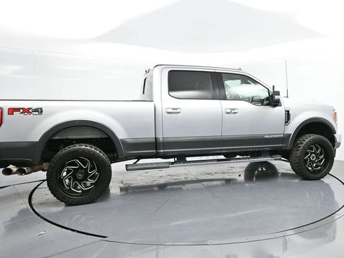 Used 2019 Ford F250 Lariat w/ Lariat Ultimate Package image 8