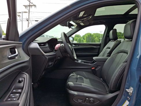 New 2026 Jeep Grand Cherokee Limited AWD/4WD image 9