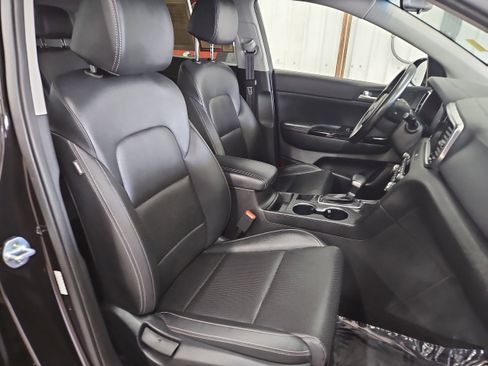 Used 2020 Kia Sportage EX image 10