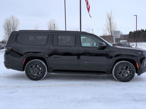 New 2026 Jeep Grand Wagoneer L Limited AWD/4WD image 6