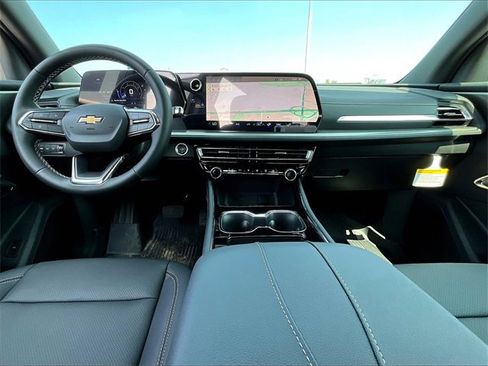 New 2025 Chevrolet Traverse LT w/ Driver Confidence Package image 10