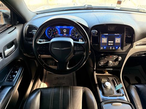 Used 2020 Chrysler 300 S image 31