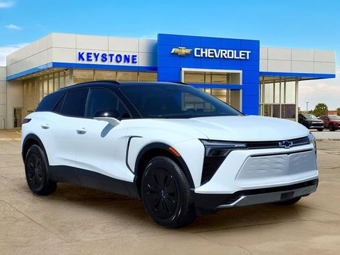 Used 2026 Chevrolet Blazer EV LT FWD image 1