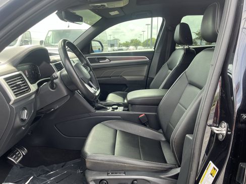 Used 2023 Volkswagen Atlas Cross Sport SEL R-Line AWD/4WD image 30