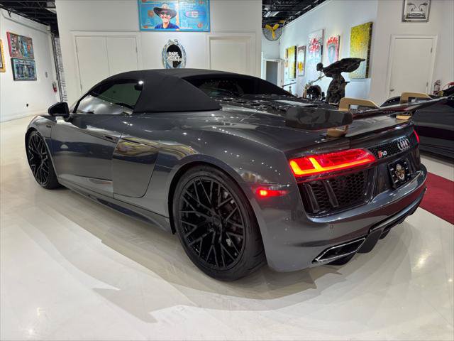 Used 2017 Audi R8 V10 w/ Carbon Exterior Package AWD/4WD image 13