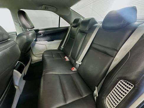 Used 2013 Toyota Camry LE image 25