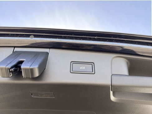 New 2026 Volkswagen Atlas Peak Edition image 17