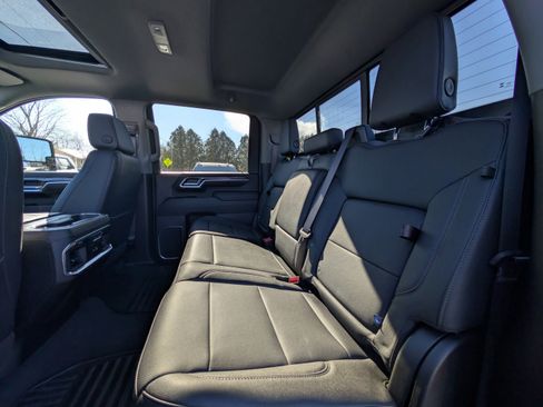 Used 2024 Chevrolet Silverado 2500 LTZ w/ LTZ Plus Package image 39