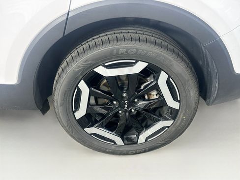 Used 2025 Kia Telluride S FWD image 11