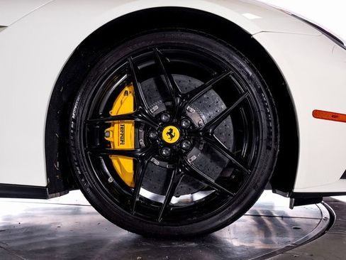 Used 2015 Ferrari F12 Berlinetta image 21