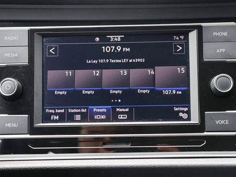 Used 2024 Volkswagen Jetta SE FWD image 17