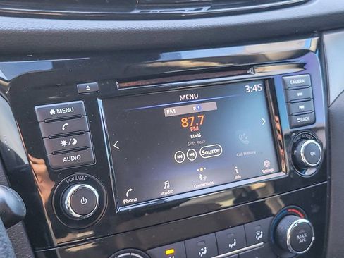 Used 2021 Nissan Rogue Sport S image 11