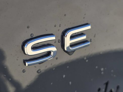 New 2026 Volkswagen Atlas SE FWD image 8