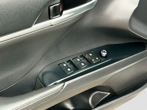 Used 2019 Toyota Camry XSE image 18